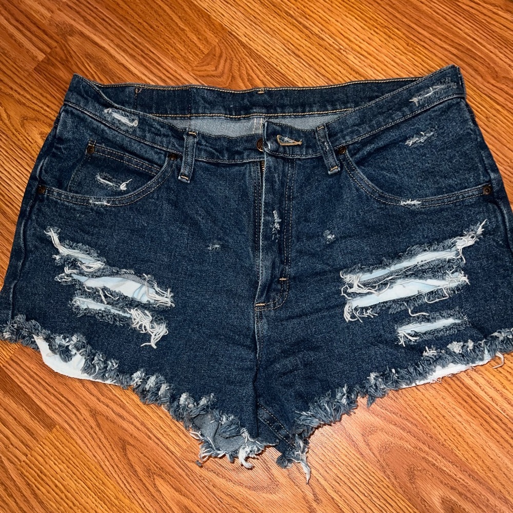 Wrangler distressed shorts